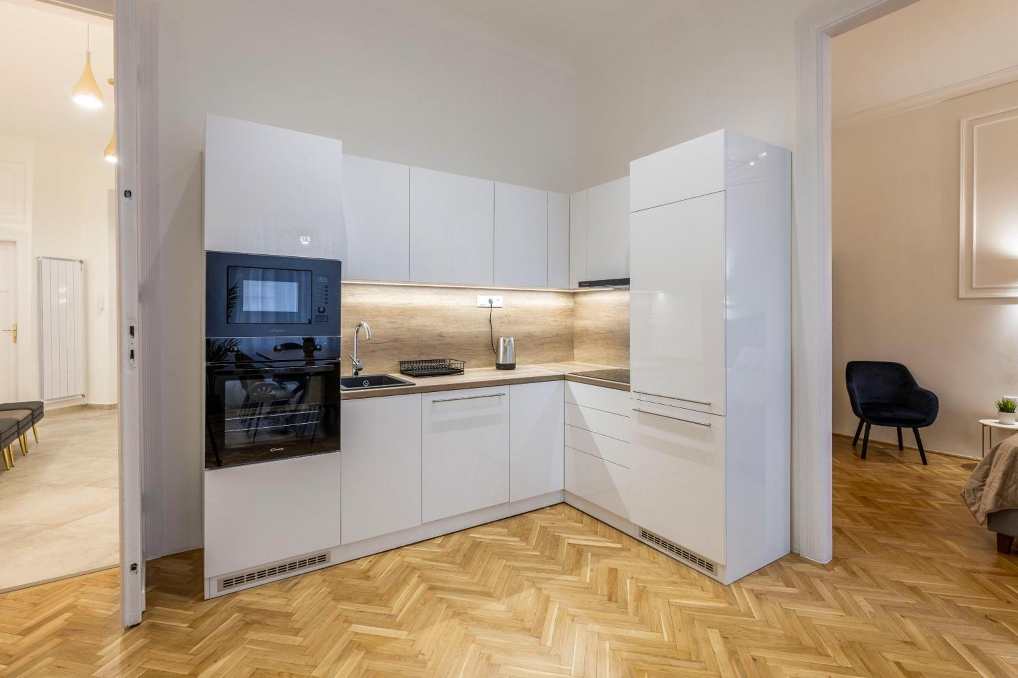 Luxurious Central 4Bedrm 3Bathrm Residence W/ Balcony Будапешт Экстерьер фото