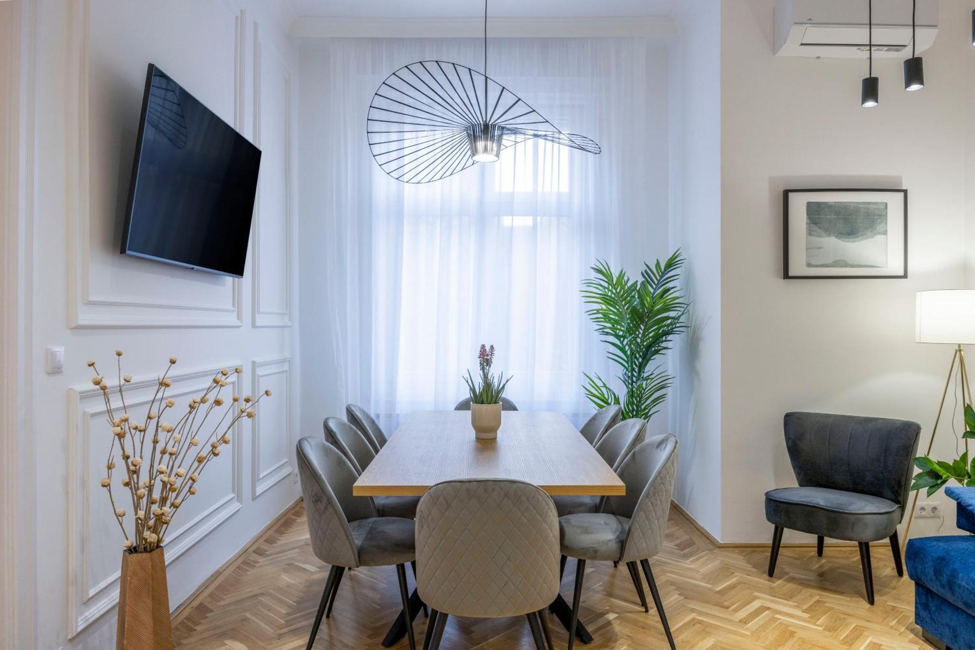 Luxurious Central 4Bedrm 3Bathrm Residence W/ Balcony Будапешт Экстерьер фото