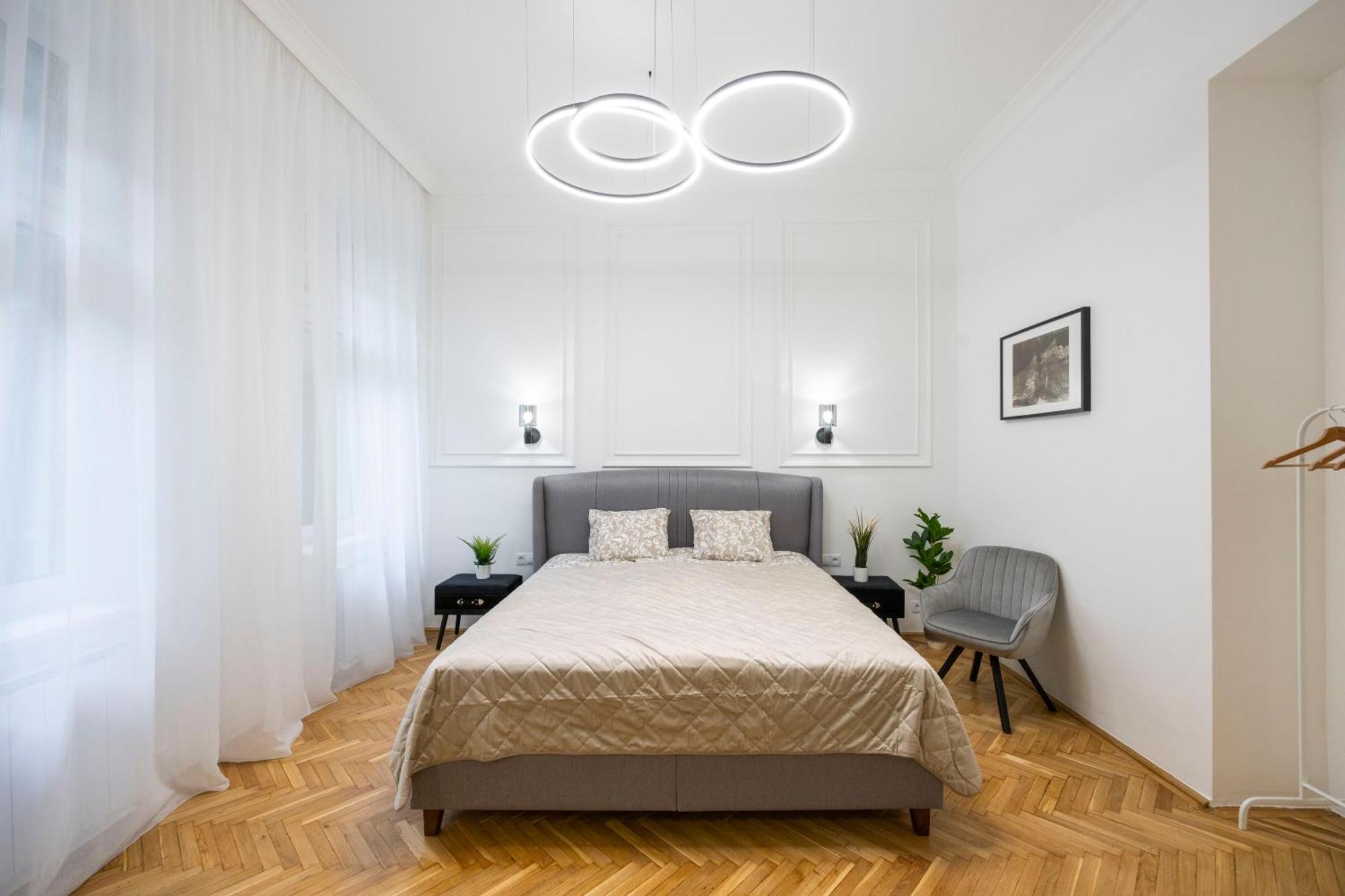 Luxurious Central 4Bedrm 3Bathrm Residence W/ Balcony Будапешт Экстерьер фото