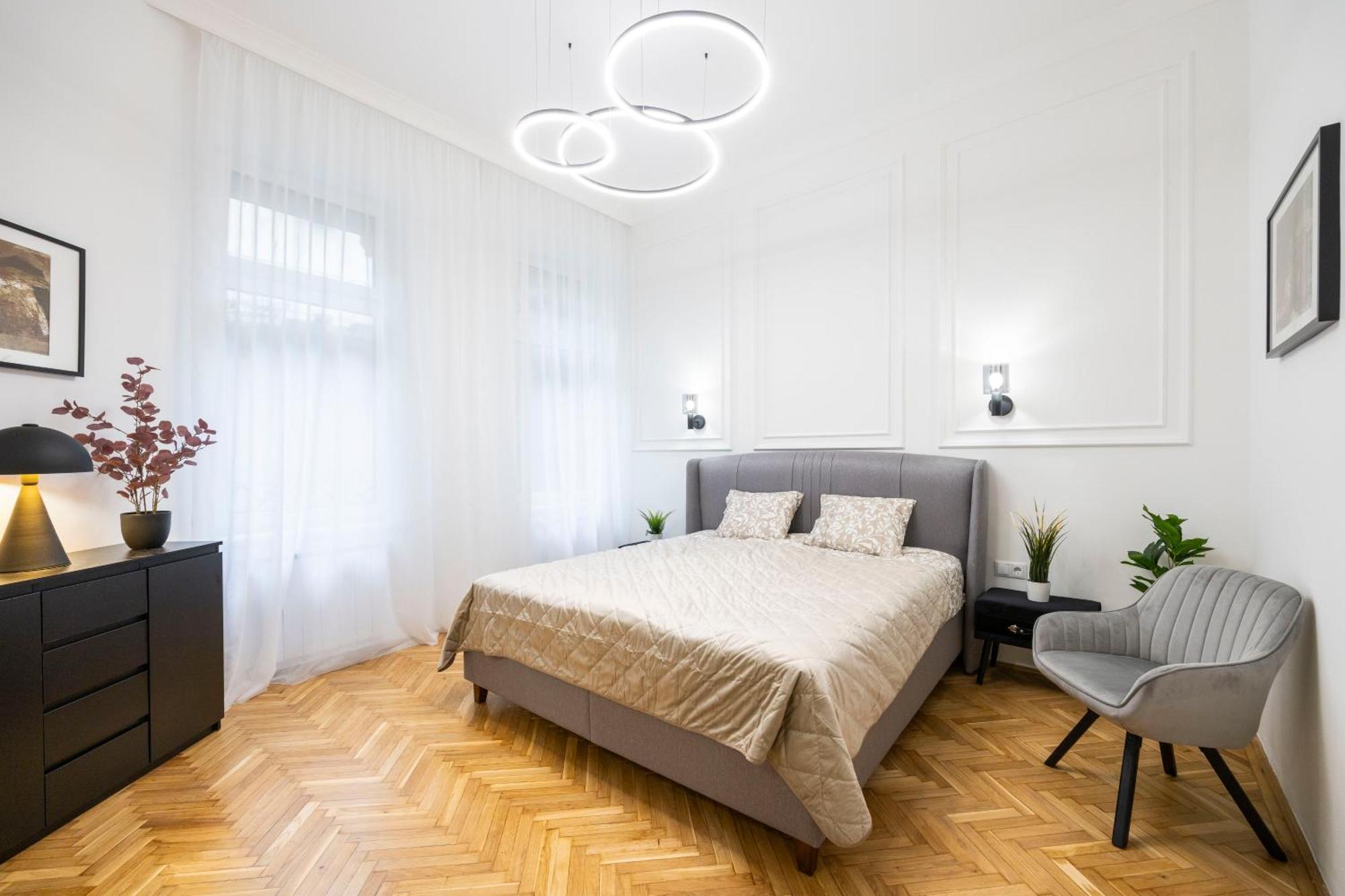 Luxurious Central 4Bedrm 3Bathrm Residence W/ Balcony Будапешт Экстерьер фото